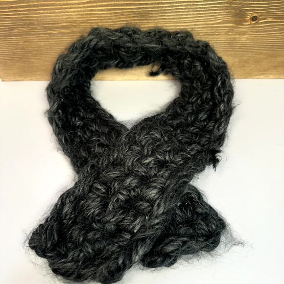 Hand Knit Wool Scarf Womens Cameo Brooch Soft Cozy Winter Chunky Classic Wrap - Picture 6 of 10